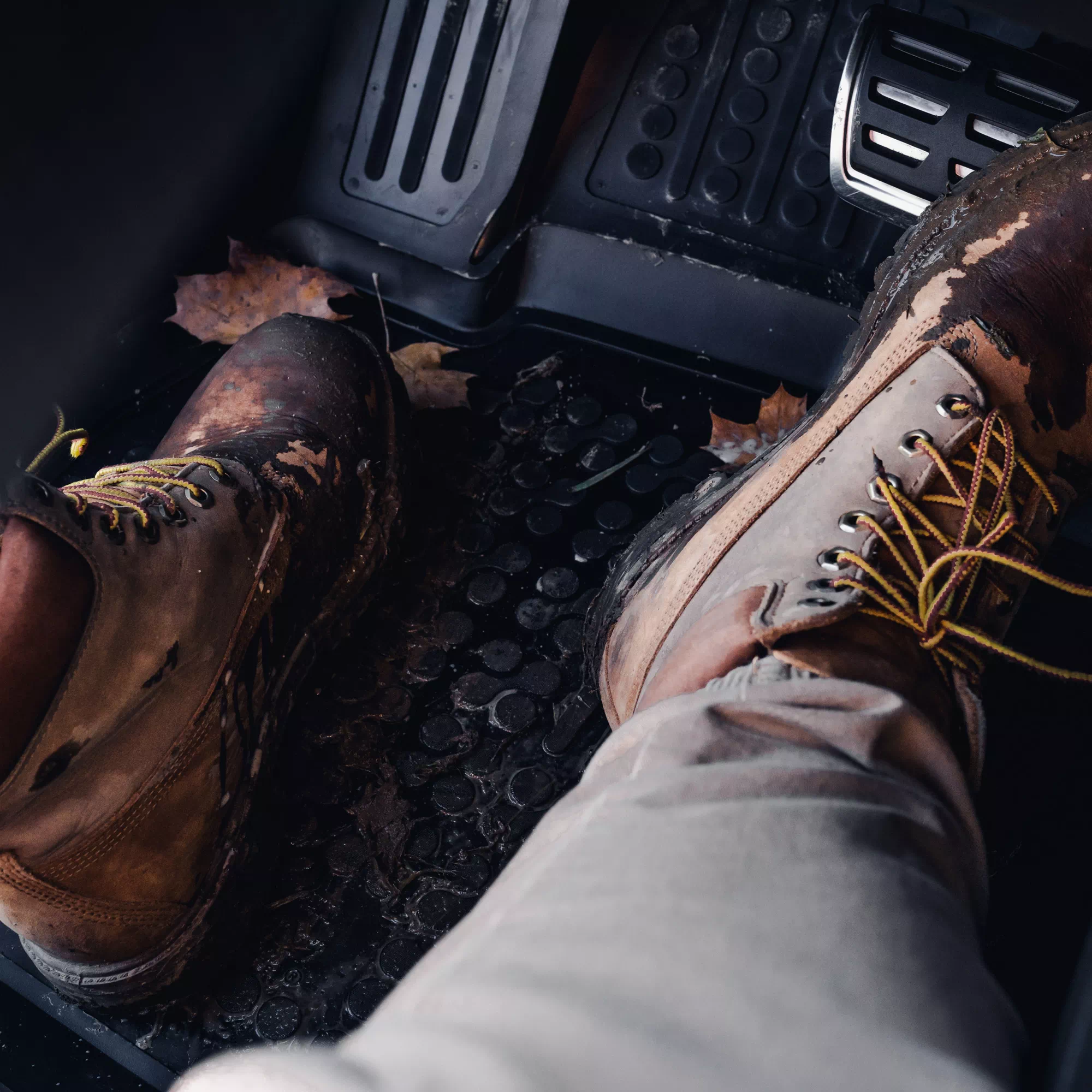 Dywaniki korytka gumowe do Iveco Eurocargo III 2008-2015 Dywaniki korytka gumowe do Iveco Eurocargo III 2008-2015